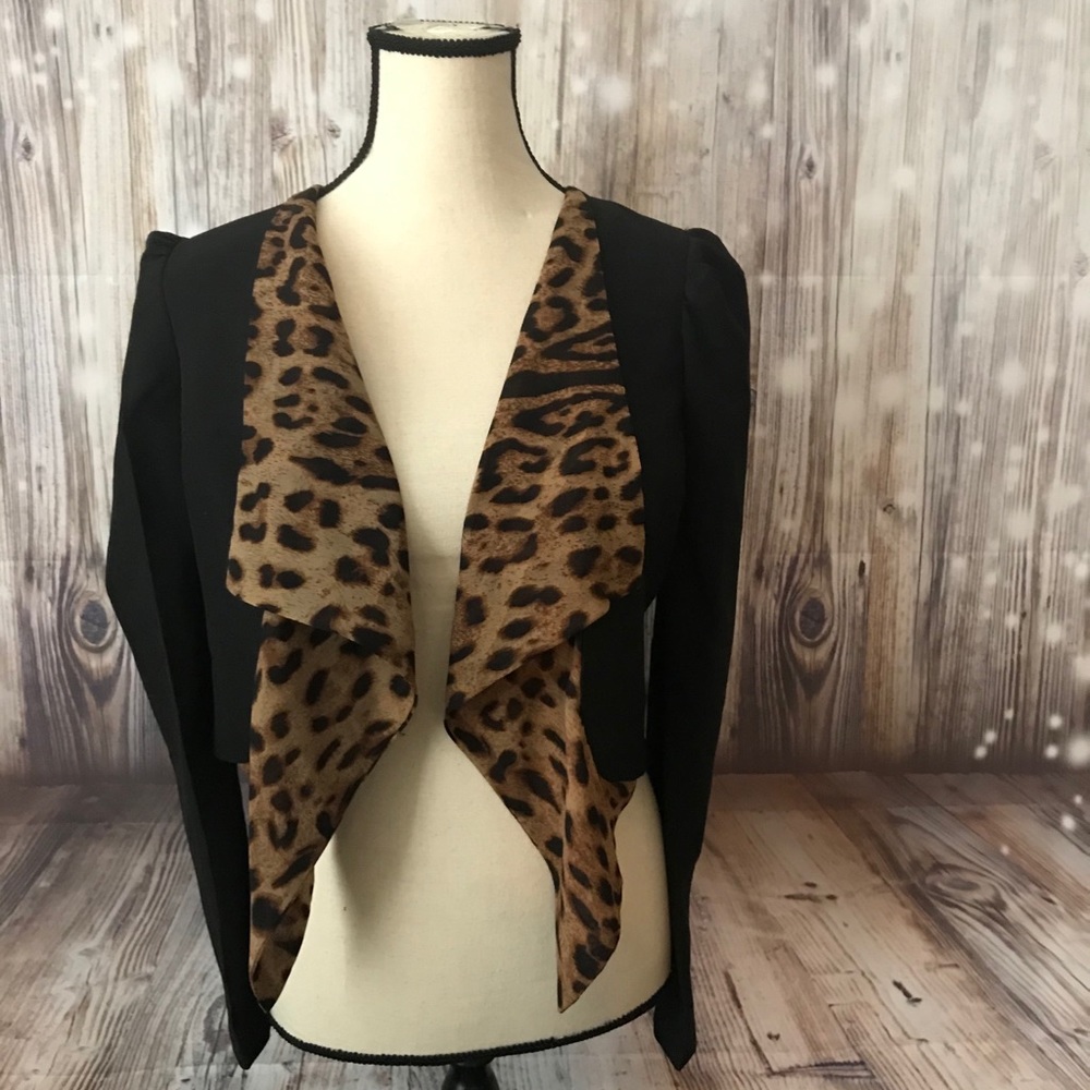 Womans cheetah print open jacket XS